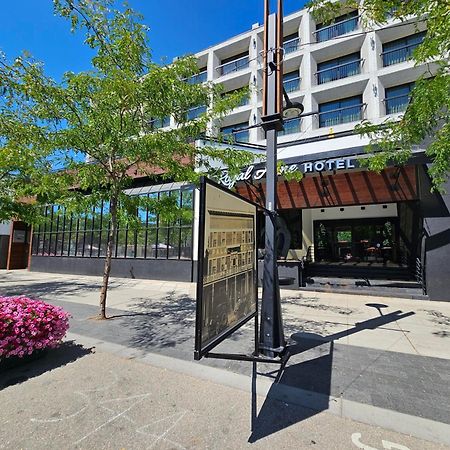 The Royal Anne Hotel Kelowna Zewnętrze zdjęcie