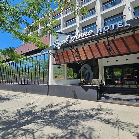 The Royal Anne Hotel Kelowna Zewnętrze zdjęcie