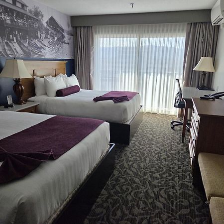The Royal Anne Hotel Kelowna Zewnętrze zdjęcie