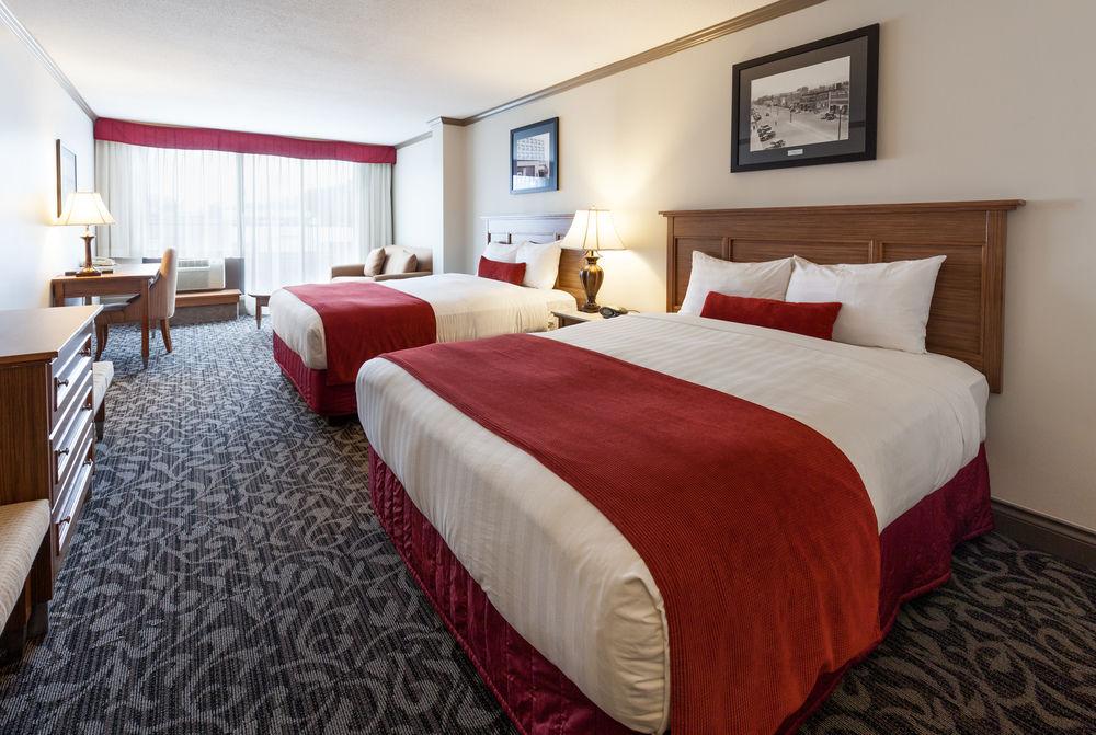 The Royal Anne Hotel Kelowna Zewnętrze zdjęcie