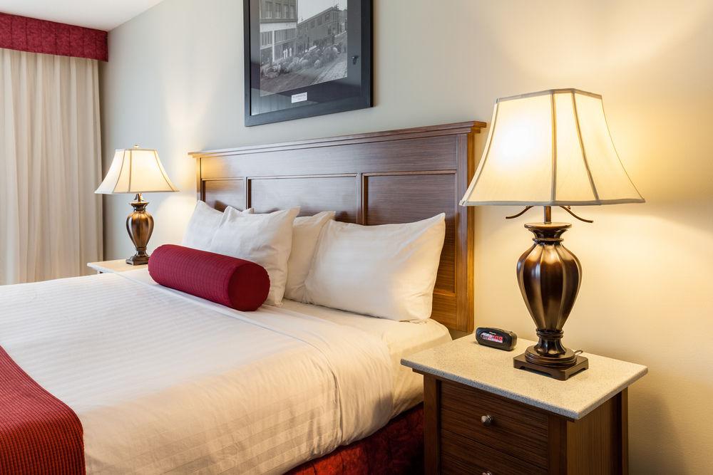 The Royal Anne Hotel Kelowna Zewnętrze zdjęcie