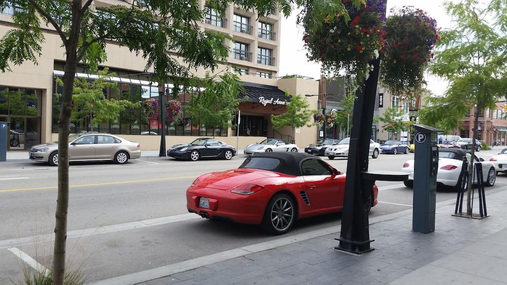 The Royal Anne Hotel Kelowna Zewnętrze zdjęcie