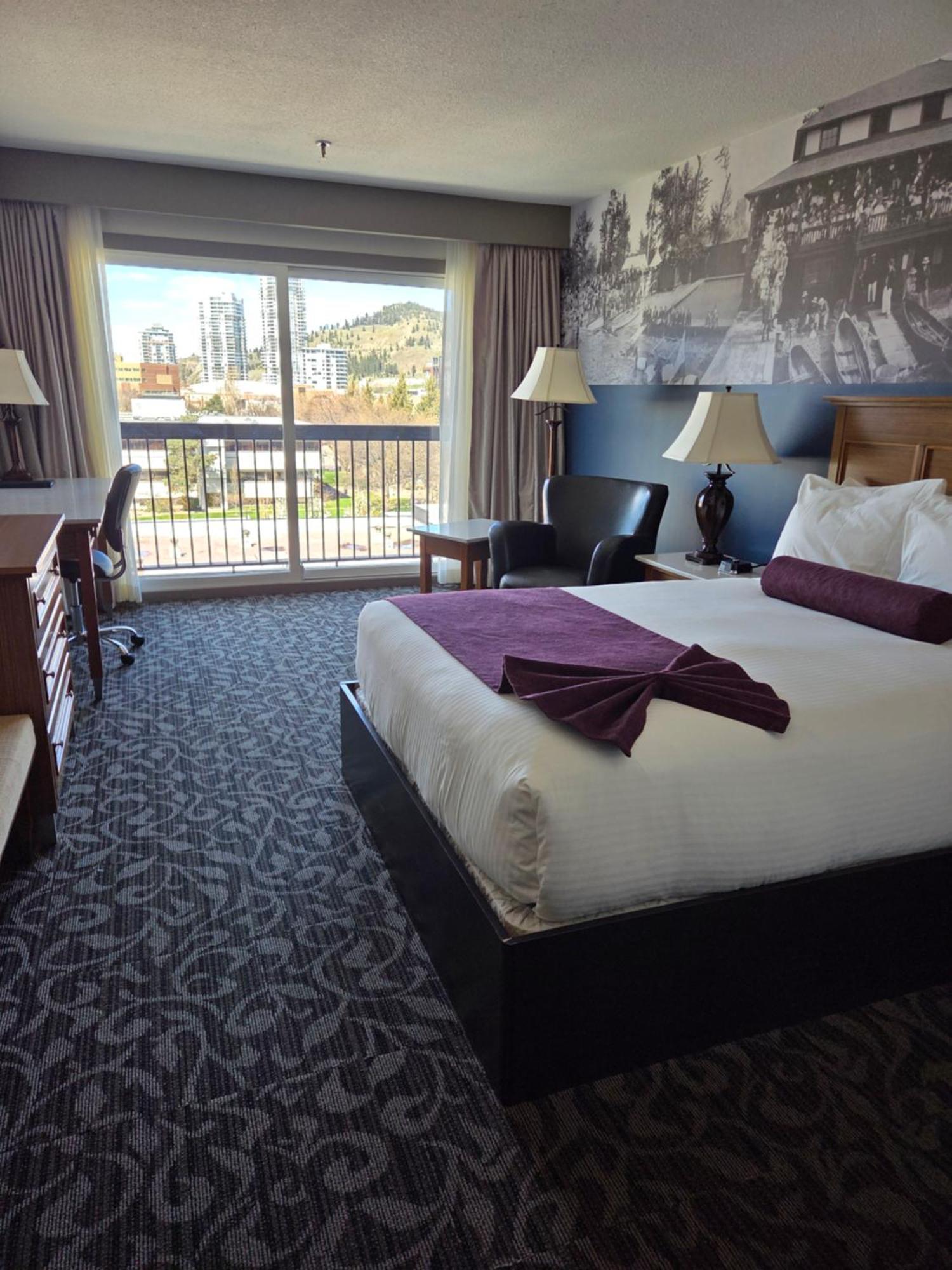 The Royal Anne Hotel Kelowna Zewnętrze zdjęcie