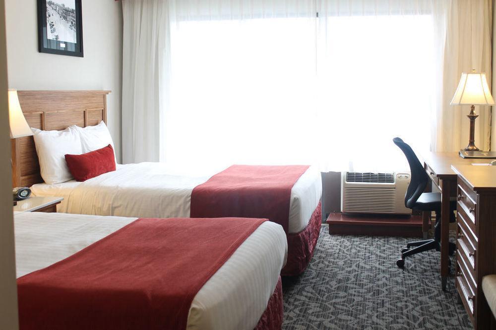 The Royal Anne Hotel Kelowna Zewnętrze zdjęcie