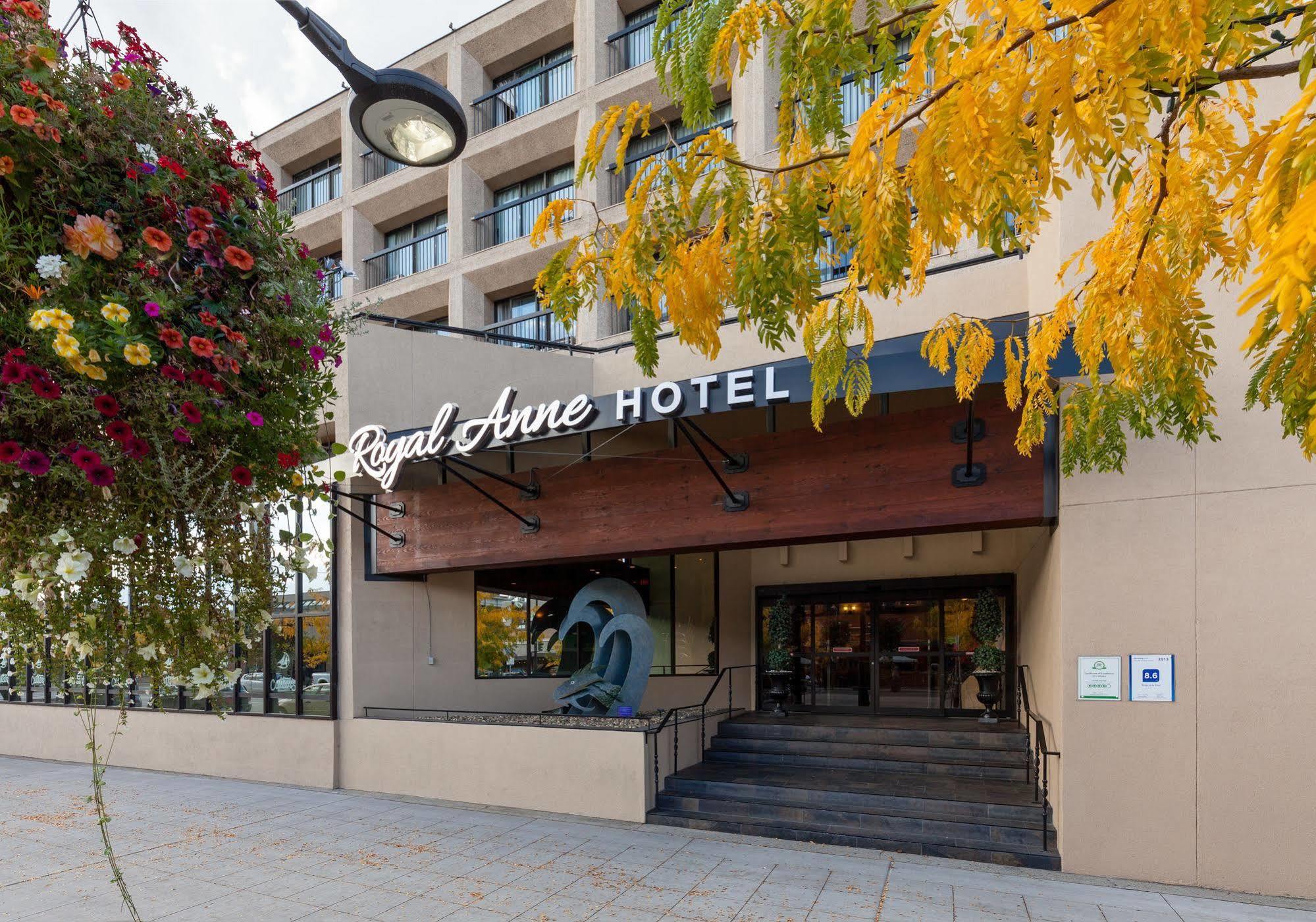 The Royal Anne Hotel Kelowna Zewnętrze zdjęcie