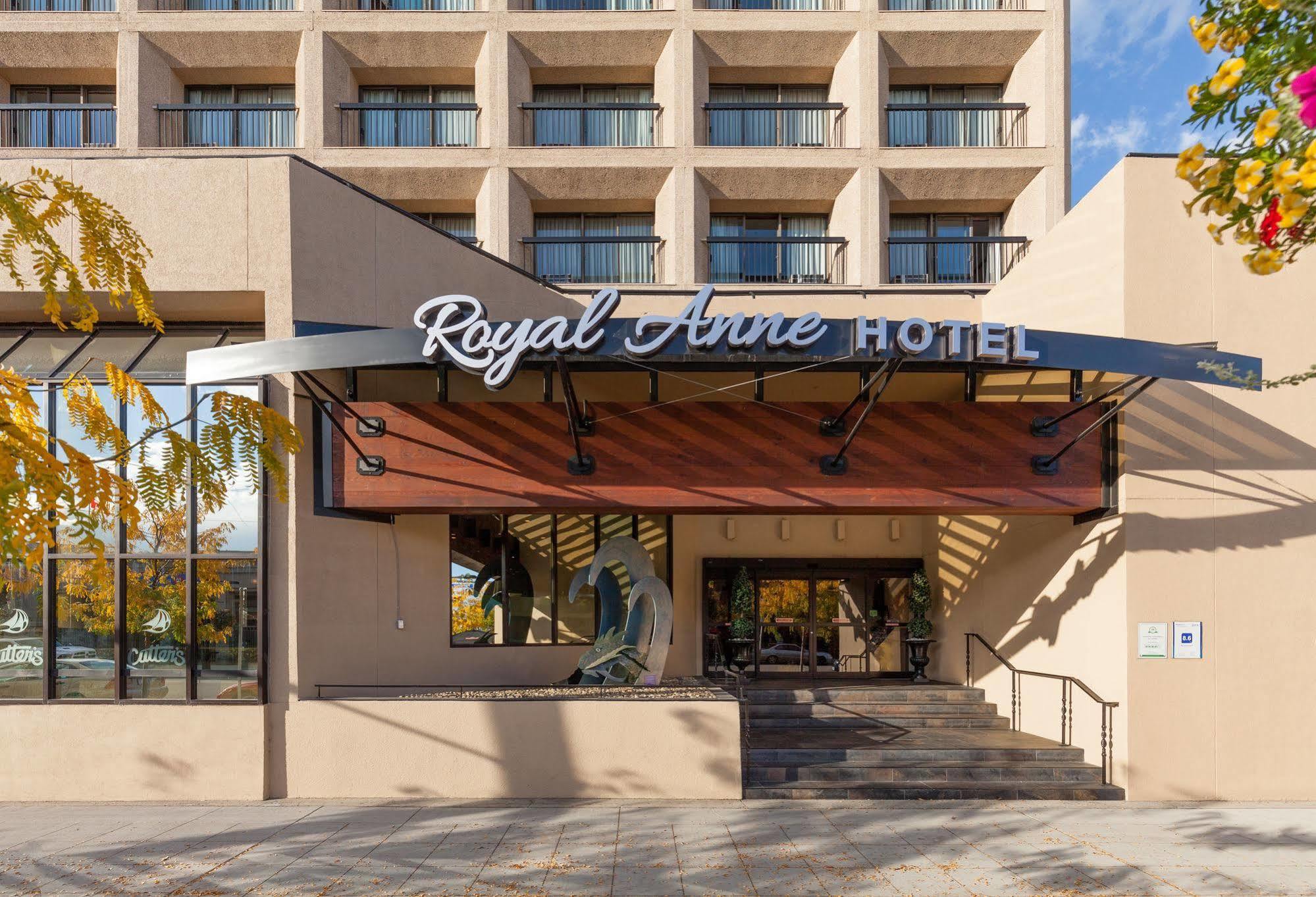 The Royal Anne Hotel Kelowna Zewnętrze zdjęcie