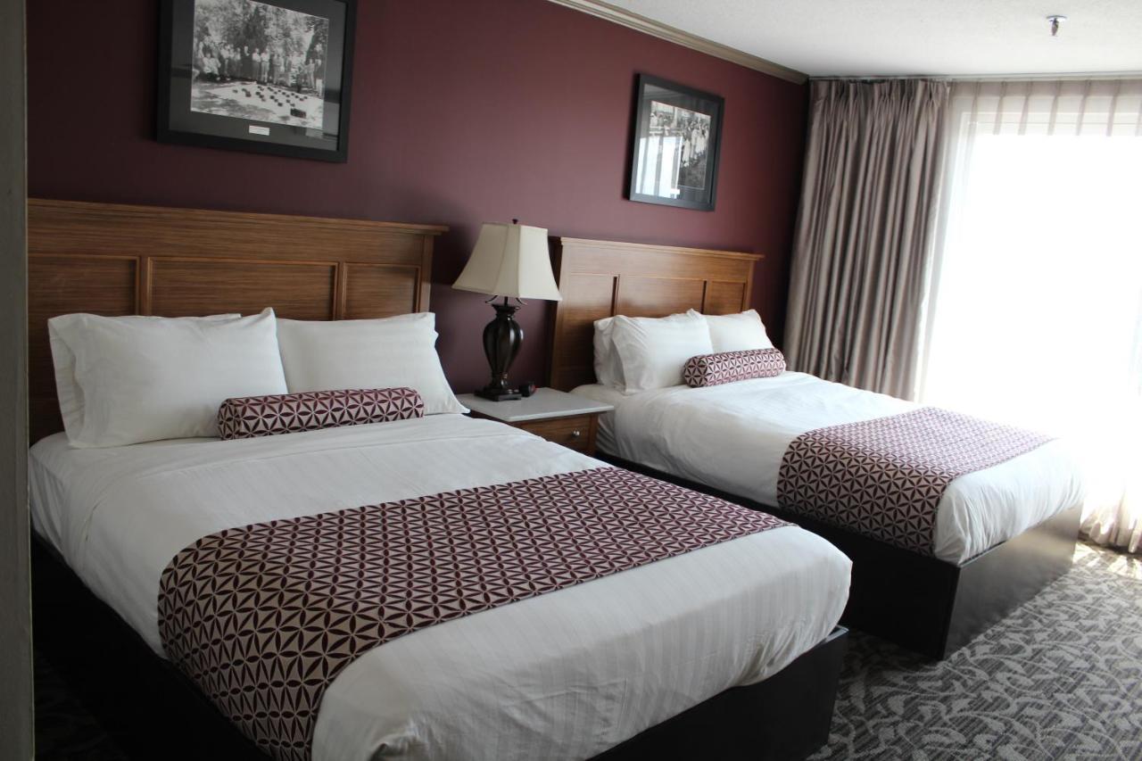 The Royal Anne Hotel Kelowna Zewnętrze zdjęcie