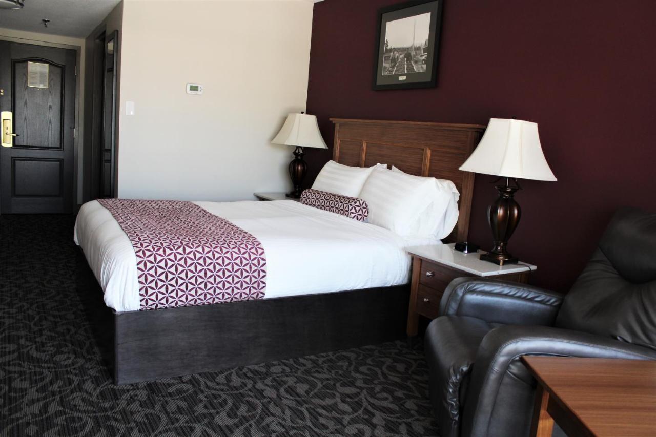 The Royal Anne Hotel Kelowna Zewnętrze zdjęcie
